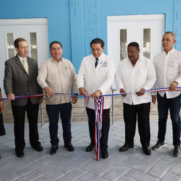 SNS inaugura remozado Centro Sanitario de Santo Domingo (La Galv&aacute;n)
